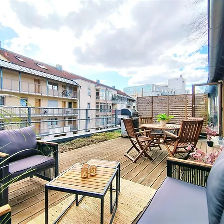 Design-apartment Fuer Bis Zu 4 Im 1 Og, Modern, Dachterrasse, Grill, Ruhige Lage, Plus, Wii, Lan Und Wlan דירה נירנברג