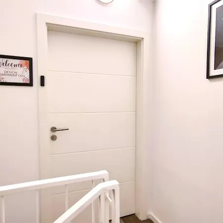 דירה Design-apartment Fuer Bis Zu 4 Im 1 Og, Modern, Dachterrasse, Grill, Ruhige Lage, Plus, Wii, Lan Und Wlan