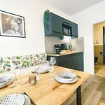 Apartman Design-apartment Fuer Bis Zu 4 Im 1 Og, Modern, Dachterrasse, Grill, Ruhige Lage, Plus, Wii, Lan Und Wlan *