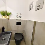 Design-apartment Fuer Bis Zu 4 Im 1 Og, Modern, Dachterrasse, Grill, Ruhige Lage, Plus, Wii, Lan Und Wlan Nürnberg