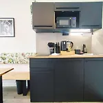 Design-apartment Fuer Bis Zu 4 Im 1 Og, Modern, Dachterrasse, Grill, Ruhige Lage, Plus, Wii, Lan Und Wlan