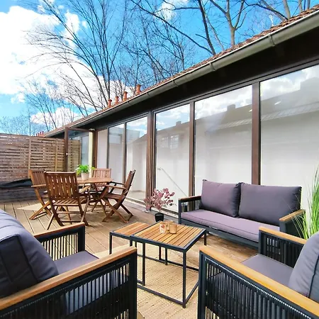 Apartment Design-apartment Fuer Bis Zu 4 Im 1 Og, Modern, Dachterrasse, Grill, Ruhige Lage, Plus, Wii, Lan Und Wlan *