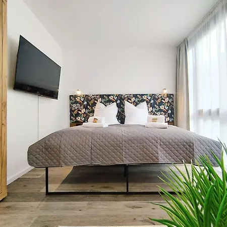 Design-apartment Fuer Bis Zu 4 Im 1 Og, Modern, Dachterrasse, Grill, Ruhige Lage, Plus, Wii, Lan Und Wlan Daire *