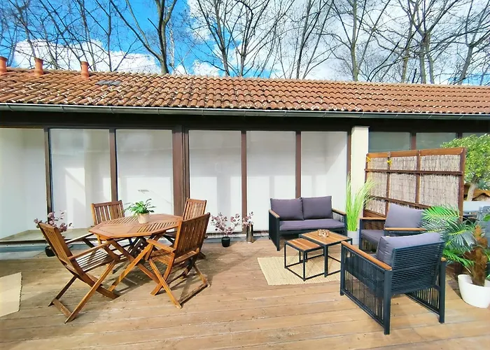 Apartment Design-apartment Für Bis Zu 4 Im 1 Og, Modern, Dachterrasse, Grill, Ruhige Lage, Plus, Wii, Lan Und Wlan