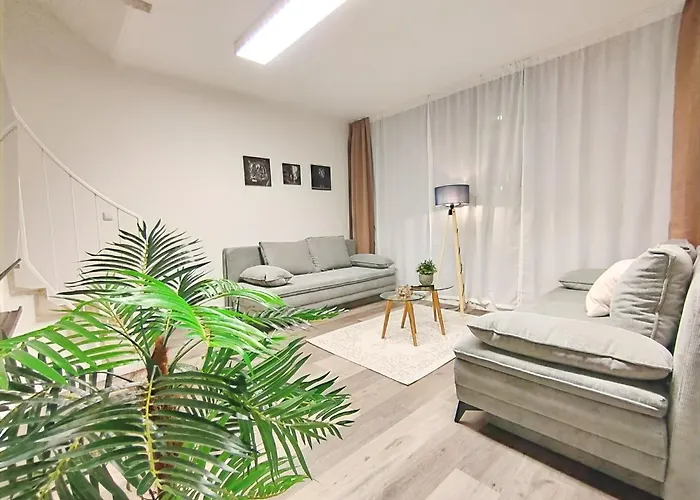 Design-apartment Für Bis Zu 4 Im 1 Og, Modern, Dachterrasse, Grill, Ruhige Lage, Plus, Wii, Lan Und Wlan Nürnberg